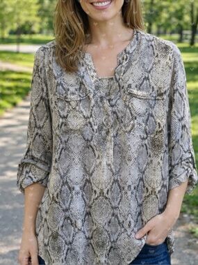 Apt. 9 size large blouse with camisole under